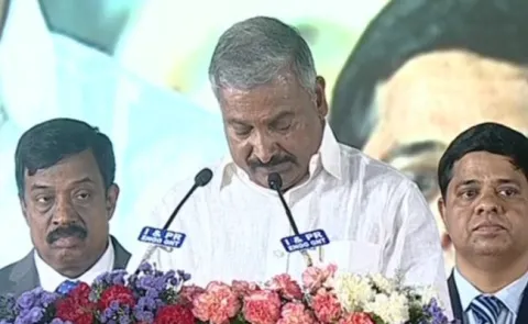 Peddireddy Ramachandra Reddy Takes Oath As AP Cabinet Minister - Sakshi