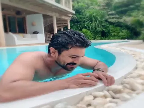 Ram Charan makes grand debut on Instagram