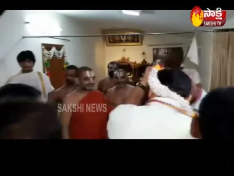 CM Yeddyurappa Took Blessings From Chinna Jeeyar Swamy