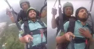Hilarious Paragliding Viral Video