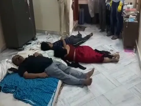 Orthopedic Doctor Family Commits Suicide In Amalapuram 