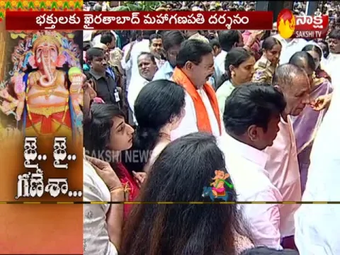 Governor Narasimhan Perform First Pooja At Khairatabad Ganesh