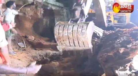 Two dead after wall collapses in Visakhapatnam
