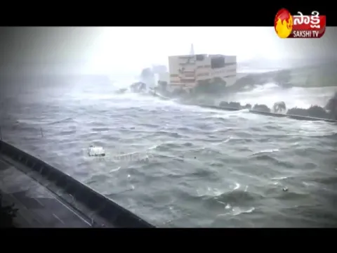 Japan Typhoon Destroys Several Houses