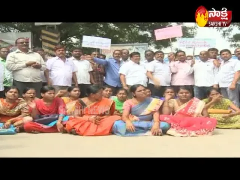 TSRTC strike: Telangana bandh affects normal life