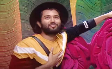 Bigg Boss 3 Telugu: Vijay Devarakonda Enters Into House - Sakshi