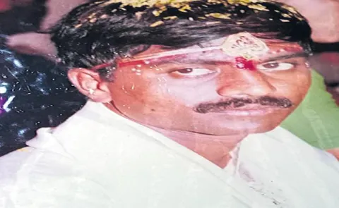 Drunkard son burnt alive by parents in Telangana