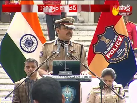CP Anjani Kumar Says 2019 Crime Report At Hyderabad - Sakshi