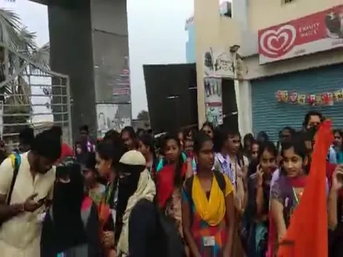 Students Protest At Malla Reddy Engineering College in Vikarabad