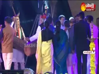 Rahul Gandhi Dance In Raipur - Sakshi