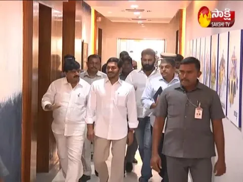 Huge Response For Grama Sachivalayam in AP