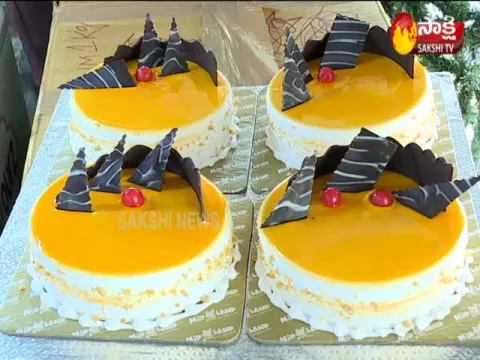 New Year Celebration:Huge Rush in Bakery and Sweets Shops