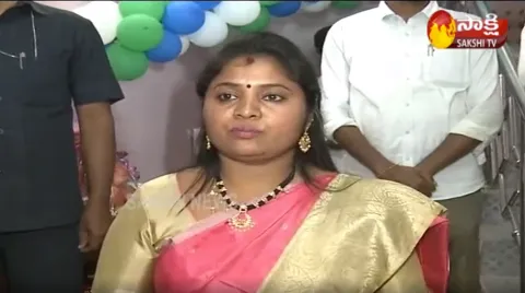 Pushpa Sreevani Slams Chandrababu Over Insider Trading