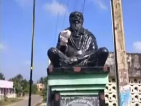 Periyar Statue Vandalised Near Chengalpattu in Tamil Nadu - Sakshi