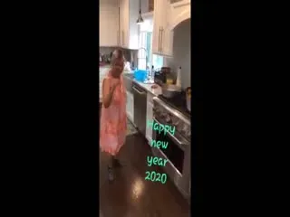 Viral Video, Anand Mahindra Tweet Dancing Old Woman Brings Friday Mood - Sakshi