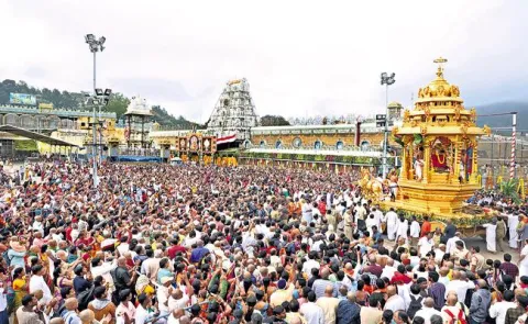 Huge Devotees Rush at Tirumala on Vaikunta Ekadasi