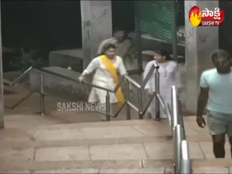 Sridevi Daughter Jhanvi Kapoor Visits Tirumala