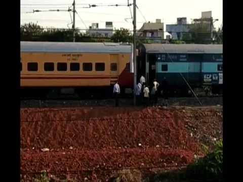 Coaches of Shirdi Express Detached From Engine in Vijayawada - Sakshi