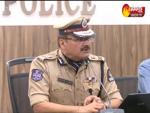 Hyderabad CP Anjani Kumar On Media Responsibilities - Sakshi