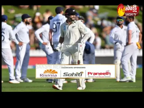 IND VS NZ 1st Test: New Zealand Bowl out For 348 In 1st Innings - Sakshi
