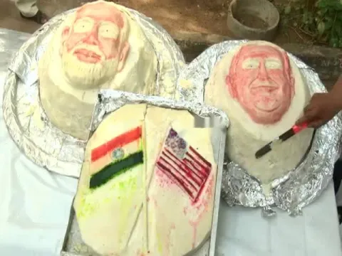  Chennai Chef Prepares 3 Massive Idlis To Welcome Donald Trump- Sakshi
