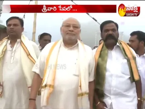 Narendra Modi Brother Prahlad Modi Visit Tirumala Temple - Sakshi