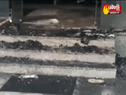 Fire Accident in Car Showroom At RTC Crossroads - Sakshi