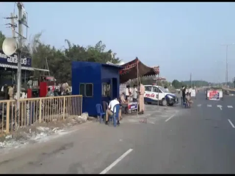 Telugu States Borders Has Been Stopped Due To Janata Curfew