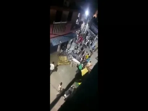 Mob Forces Quarantine Team To Retreat In Bengaluru, Damages Barricades 