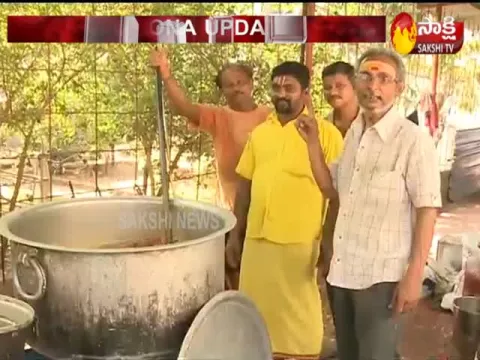 Distributing Food By Various Charities In Vizianagaram