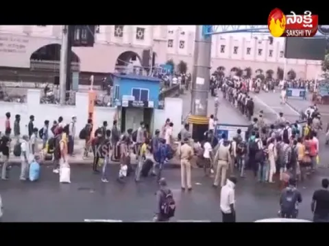 Huge crowd in secunderabad railway station