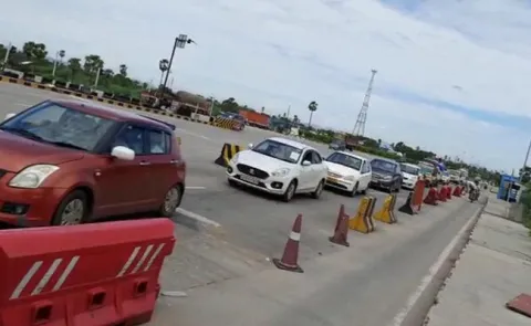 Lockdown talk in Telangana triggers rush at checkposts