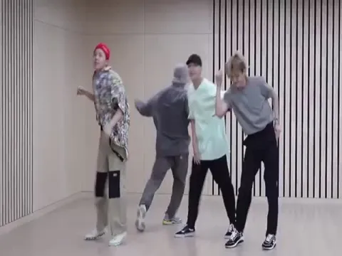 Mashup Videos Of BTS Grooving On Chadhti Jawani Instagram Viral Video