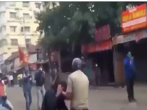 Man Turban Pulled By Cop In Bengal