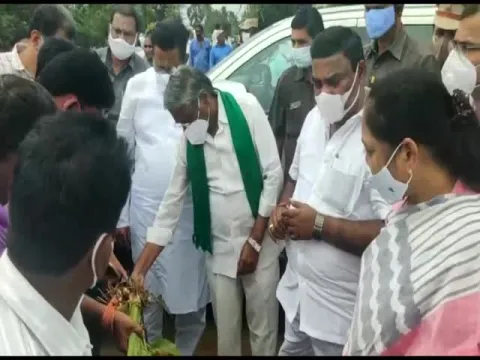 Mekathoti Sucharitha Visit To Flood Effected Areas