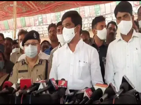 Minister Prashant Reddy Visits Army Jawan Mahesh At Nizamabad
