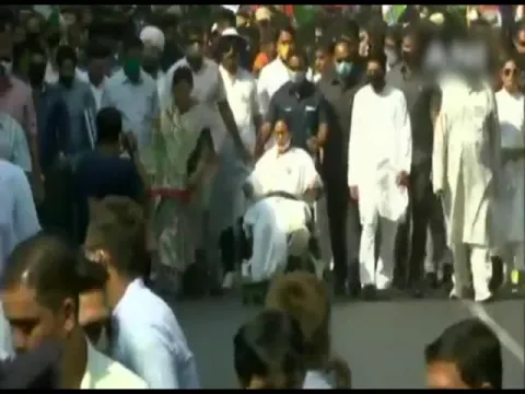  Mamata Banerjee Roadshow On Wheelchair