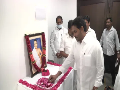 AP CM YS Jagan Pays Tribute To Potti Sreeramulu 