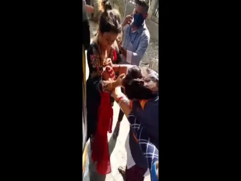 Woman Thrashes Female BMC Worker Video Gone Viral