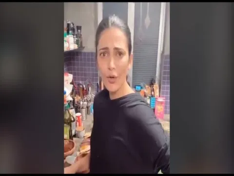 Shruti Haasan Cooks Dinner For Rumoured Boyfriend