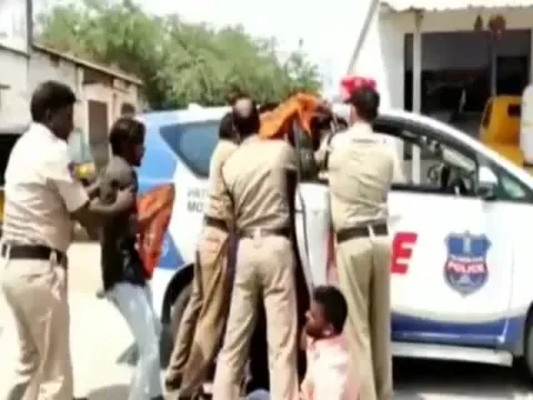 ABVP Activists Blocked TRS MLA Rasamayi Balakishan