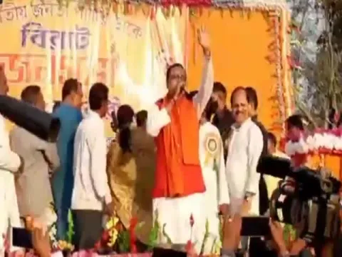 TMC leader Performs Sit Ups on Stage as He Joins BJP