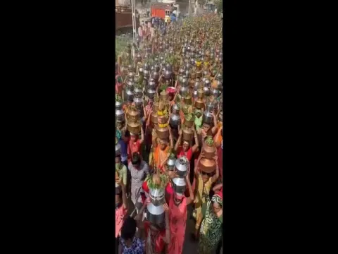Viral Video: Women Gather at Gujarat Temple To Eradicate Coronavirus