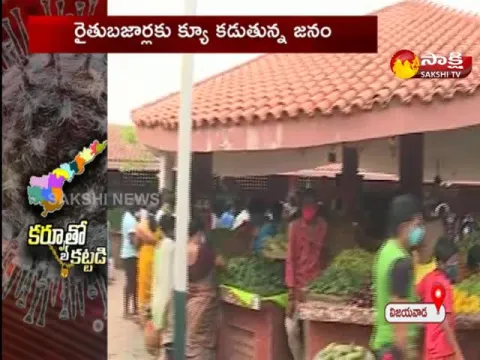 People Maintaining Que Farmer's Markets For Vegetables