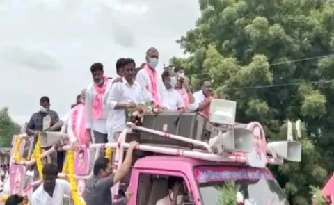 Gellu As TRS Candidate Harish Rao Gangula Kamalakar Bike Rally