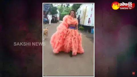 Garam Garam Varthalu: Rakhi Sawant Tulle Dress Viral Video