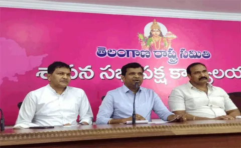 TRS MLAs Are Angry On RS Praveen Kumar Comments