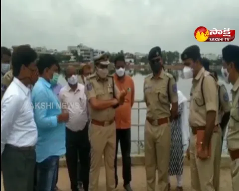 rachakonda cp mahesh bhagavath visits saroornagar leak
