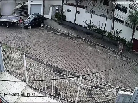 Viral: Truck Driver Narrowly Escaped From Crushing Between Car And Lorry Brazil