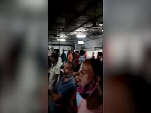 Viral: Hyderabad Drinkers Standing Ovation In Bar For National Anthem